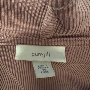 J-jill mauve ribbed mock/cowl neck top